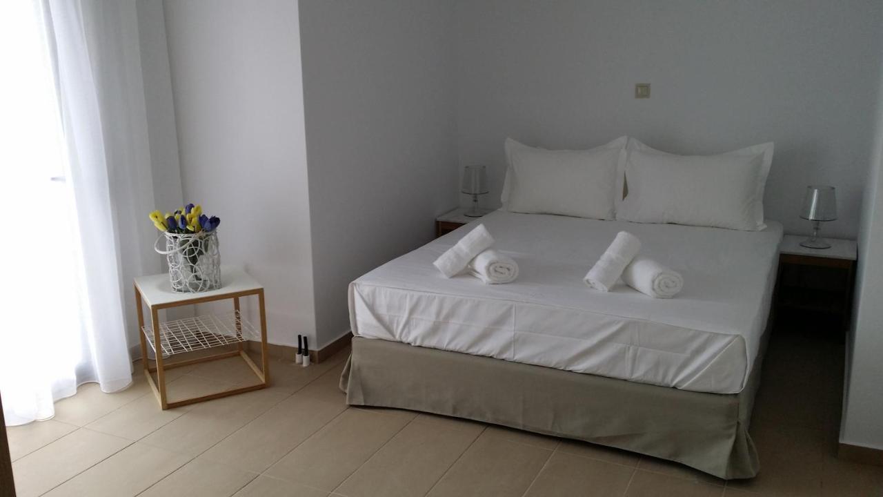 Niovi Boutique Apartments 아피토스 외부 사진