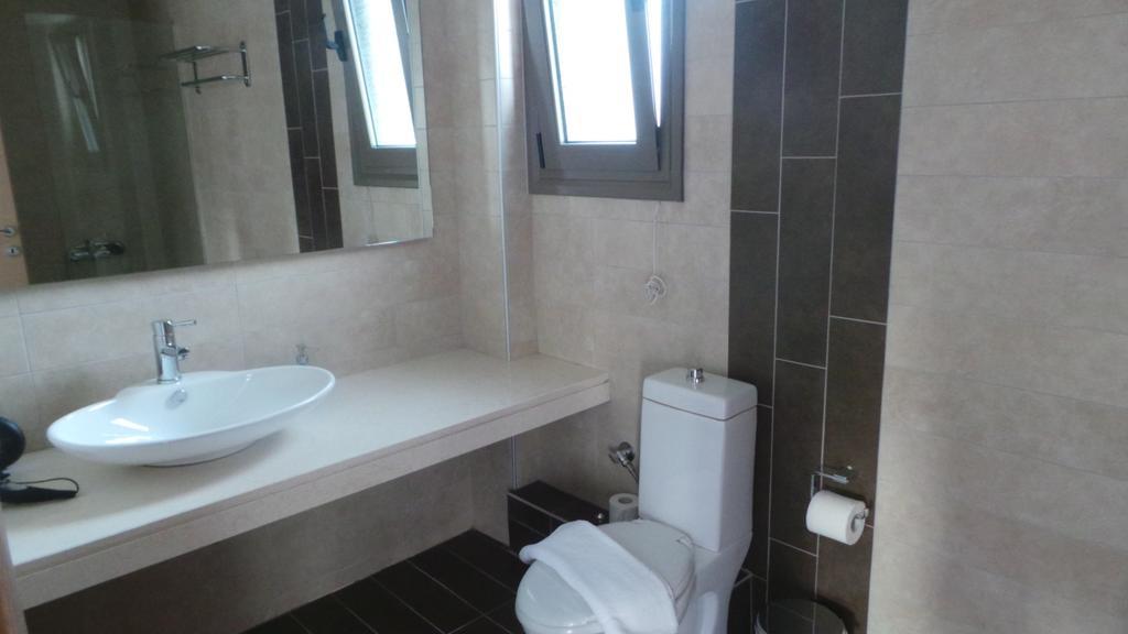 Niovi Boutique Apartments 아피토스 객실 사진
