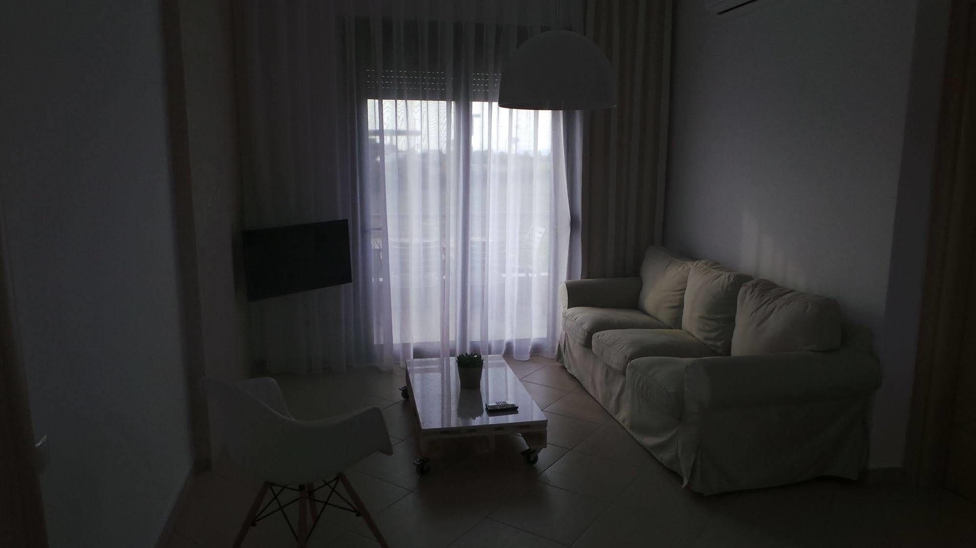 Niovi Boutique Apartments 아피토스 외부 사진